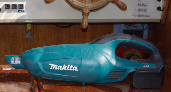 Makita Handstaubsauger