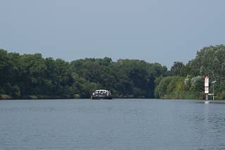 20. 8. 2012. Brandenburg. Sacrow-Paretzer Kanal. Binnenschiff