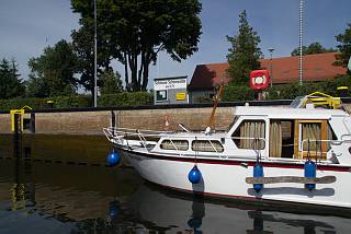 18. 8. 2012. Brandenburg. Havelkanal. Schleuse Sch?lde. Motorboote beim Schleusen