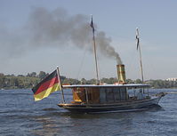 Fahrgastschiff-20111002-651.jpg