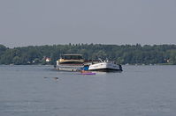 Dateiname=Binnenschiff-20120727-201.jpg
Dateigröße=103KB
Abmessungen: 880x582
hinzugefügt am: 08. Januar 2016 Binnenschiff-20120727-201.jpg