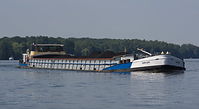 Dateiname=Binnenschiff-20120727-206.jpg
Dateigröße=113KB
Abmessungen: 880x480
hinzugefügt am: 08. Januar 2016 Binnenschiff-20120727-206.jpg