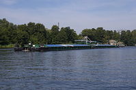 Dateiname=Binnenschiff-20120818-105.jpg
Dateigröße=191KB
Abmessungen: 880x584
hinzugefügt am: 08. Januar 2016 Binnenschiff-20120818-105.jpg