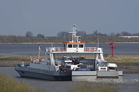 Wischhafen-Faehre-20130502-183.jpg