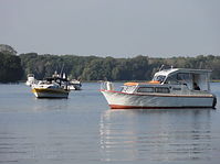 Dateiname=Motorboote-ankern20110924-170.jpg
Dateigröße=136KB
Abmessungen: 880x661
hinzugefügt am: 08. Januar 2016 Motorboote-ankern20110924-170.jpg