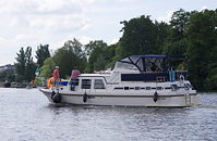 Dateiname=Motorboot-Holiday-1260-Deluxe-20140525-104.jpg
Dateigröße=206KB
Abmessungen: 880x575
hinzugefügt am: 08. Januar 2016 Motorboot-Holiday-1260-Deluxe-20140525-104.jpg