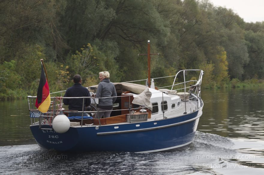 Schlüsselwörter: 2013,Boote,Brandenburg,Havel,,Hennigsdorf,Motorboot,Motorboote,Sportboot,Sportboote