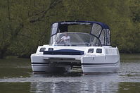 Motorboot-Katamaran-20140412-100.jpg