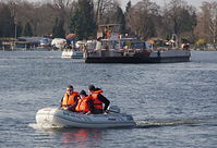 Schlauchboot-mit-Motor-20120224-132.jpg