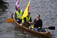 Filename=Kanu-20140510-212.jpg
Filesize=240KiB
Dimensions=880x584
Date added=Jan 08, 2016 Kanu-20140510-212.jpg