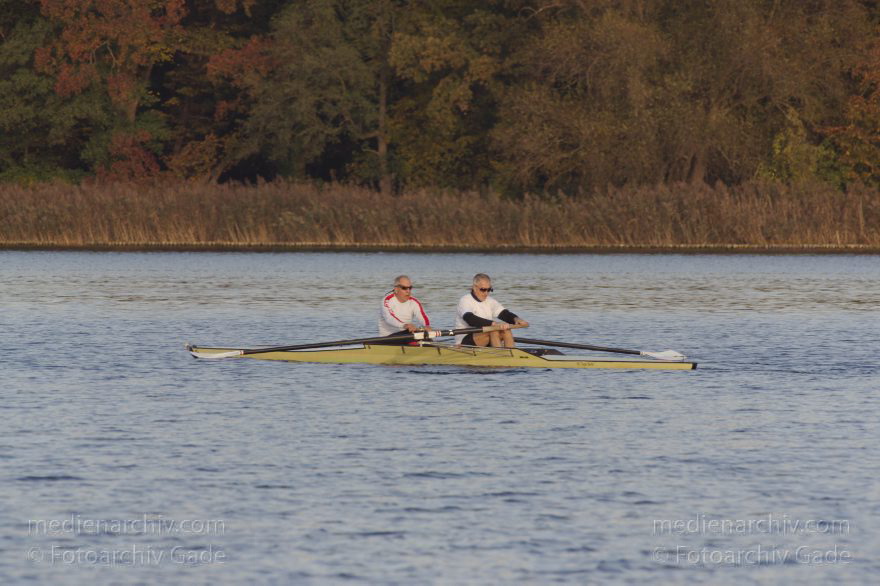 Berlin. Tegeler See
22. 10. 2013. Berlin. Reinickendorf. Tegel. Tegeler See. Ruderboot
Schlüsselwörter: 2013,Berlin,Boote,Reinickendorf,Ruderboot,Tegel,Tegeler See