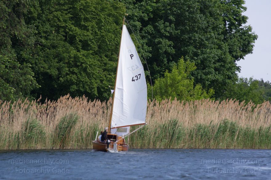 Berlin. Tegeler See. Segelboot. Segeln
2014. Berlin. Tegeler See. Segelboot. Segeln
Schlüsselwörter: 2014,Berlin,Boot,Germany,Reinickendorf,Segelboot,segeln,Tegeler See,Wassersport