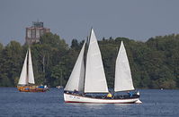 Dateiname=Segelboote-20140928-13.jpg
Dateigröße=145KB
Abmessungen: 880x578
hinzugefügt am: 08. Januar 2016 Segelboote-20140928-13.jpg