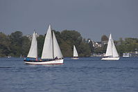 Dateiname=Segelboote-20140928-15.jpg
Dateigröße=121KB
Abmessungen: 880x586
hinzugefügt am: 08. Januar 2016 Segelboote-20140928-15.jpg