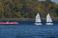 Dateiname=Segelboot-Optimist-20151011-39.jpg
Dateigröße=236KB
Abmessungen: 880x586
hinzugefügt am: 08. Januar 2016 Segelboot-Optimist-20151011-39.jpg