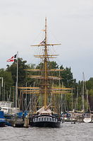 Dateiname=Royal-Louise-20110823-010.jpg
Dateigröße=189KB
Abmessungen: 584x880
hinzugefügt am: 08. Januar 2016 Royal-Louise-20110823-010.jpg