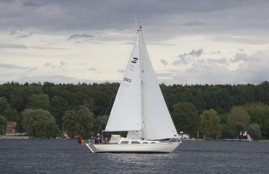 Berlin. Wannsee. Segelboote
28. 8. 2011. Berlin. Zehlendorf. Wannsee. Segelboote
Schlüsselwörter: 2011,Berlin,Boot,Boote,Segelboot,Segelboote,Wannsee,Wassersport,Zehlendorf