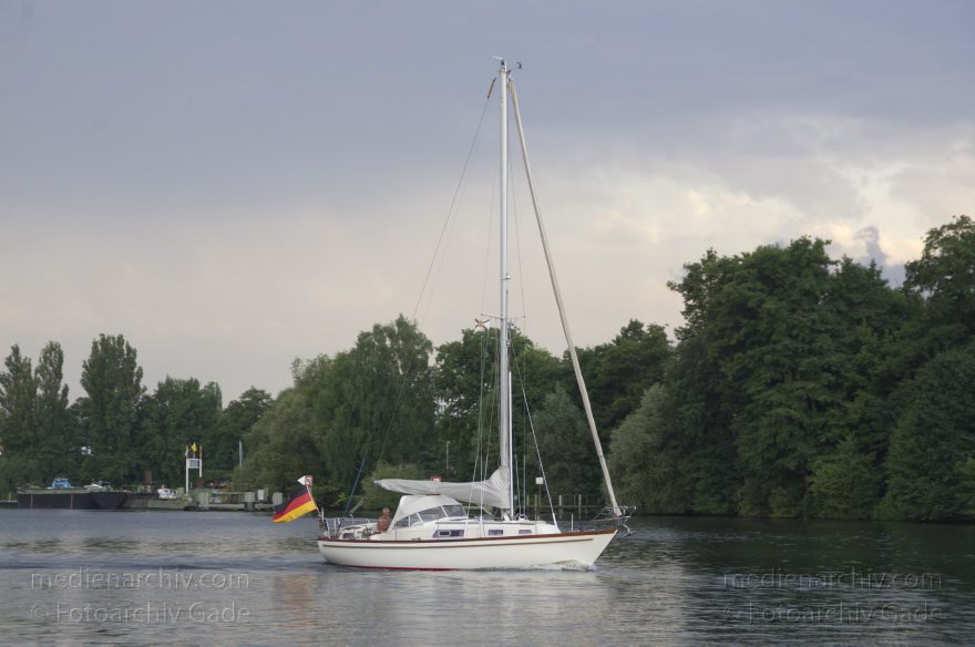 Berlin. Valentinswerder
3. 8. 2013. Berlin. Tegel. Valentinswerder
Schlüsselwörter: 2013,Berlin,Boot,Boote,Segelboot,Tegel,Tegeler See,Valentinswerder,Wassersport