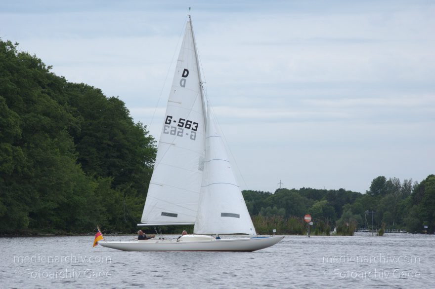 Berlin. Segelboot auif dem Tegeler See
17. 6. 2015. Berlin. Reinickendorf. Tegel. Tegeler See. Segelboot. Wassersport. segeln
Schlüsselwörter: 2015,Berlin,Boot,Reinickendorf,Segelboot,segeln,Tegel,Tegeler See,Wassersport