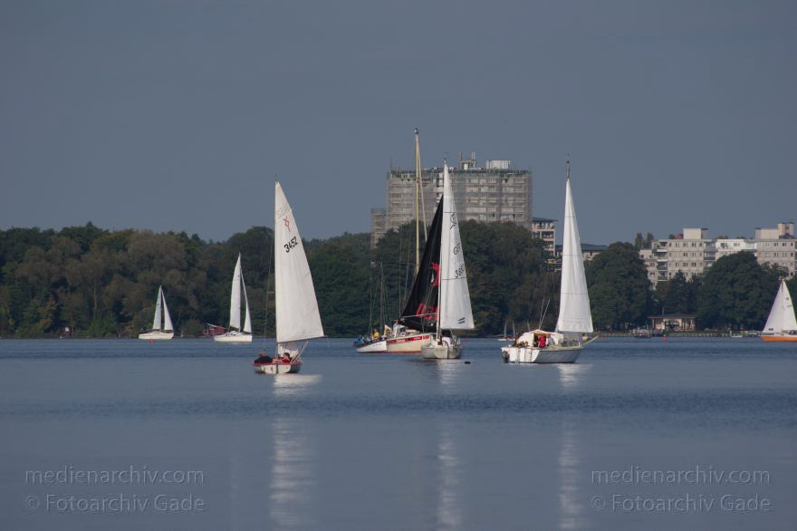 Berlin. Tegeler See. Segelboote
28. 9. 2014. Berlin. Reinickendorf. Segelboote auf dem Tegeler See
Schlüsselwörter: 2014,Berlin,Boot,Reinickendorf,Segelboote,segeln,Tegel,Tegeler See,Wassersport