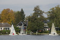 Dateiname=Segelboote-20131020-Berlin-041.jpg
Dateigröße=229KB
Abmessungen: 880x584
hinzugefügt am: 08. Januar 2016 Segelboote-20131020-Berlin-041.jpg