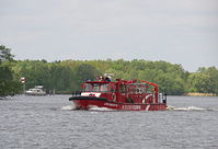Berliner-Feuerwehr-Loeschboot-III-20140427-114.jpg