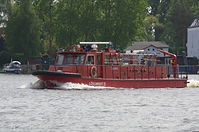 Feuerwehr-Loeschboot-20130516-105.jpg