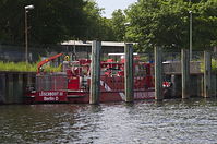 Feuerwehr-Loeschboot-20130610-106.jpg