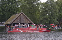 Feuerwehr-Loeschboot-III-20140628-120.jpg