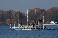 Schiff-mit-Vermessungsstangen-20151027-008.jpg