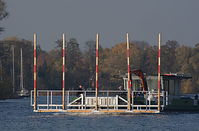 Schiff-mit-Vermessungsstangen-20151027-010.jpg