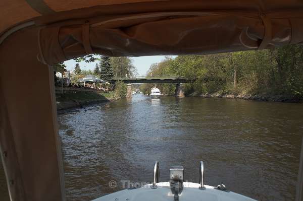 22. 4. 2011. Berlin. Zehlendorf. Wannsee. Bootsfahrt. Stölpchensee Fahrt auf einem Kanal