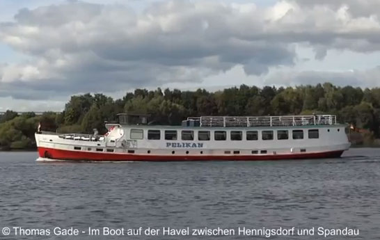 Ausflugsdampfer MS Pelikan auf dem Niederneuendorfer See.