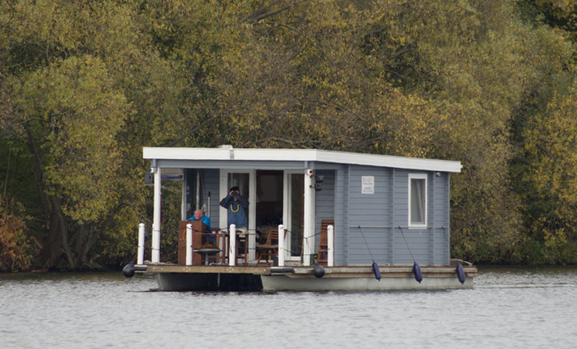 Berlin. Hausboot auf der Havel