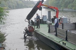 Ölfilm auf dem Berlin-Spandauer-Schifffahrtskanal